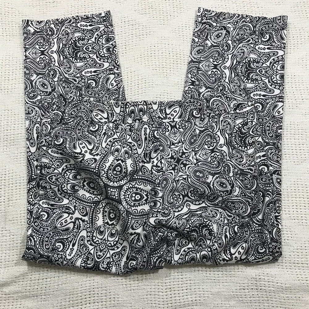 Ann Taylor Signature Fit Crop Pants. Size 6. - Picture 3 of 4